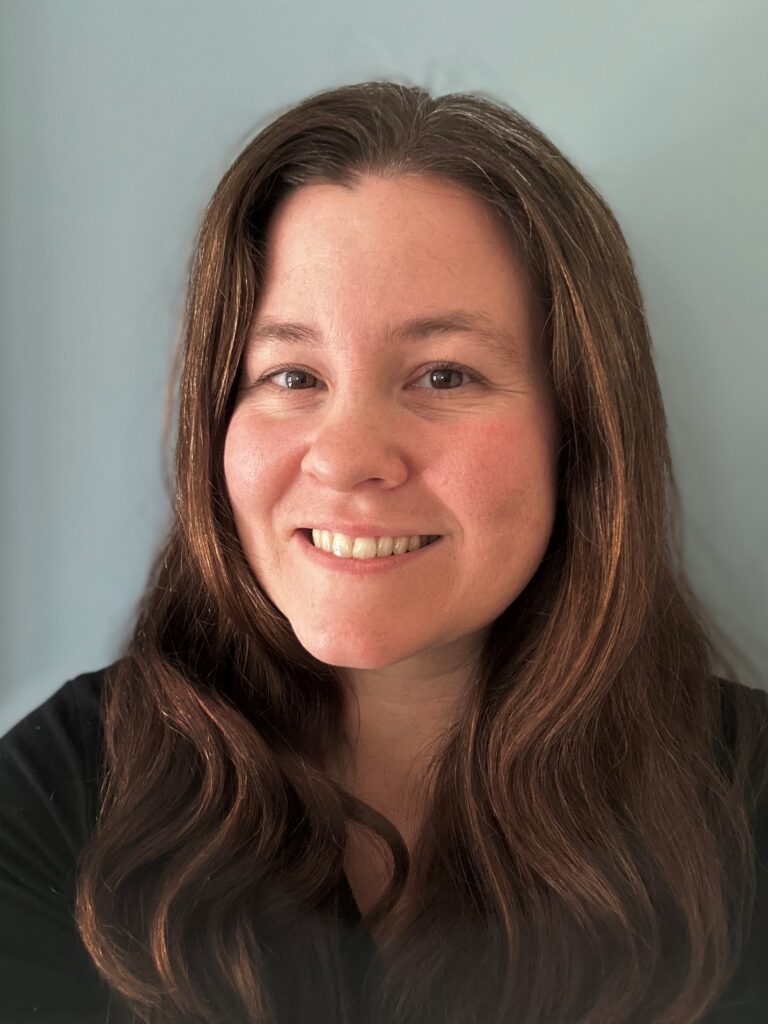 Amanda Stehura headshot